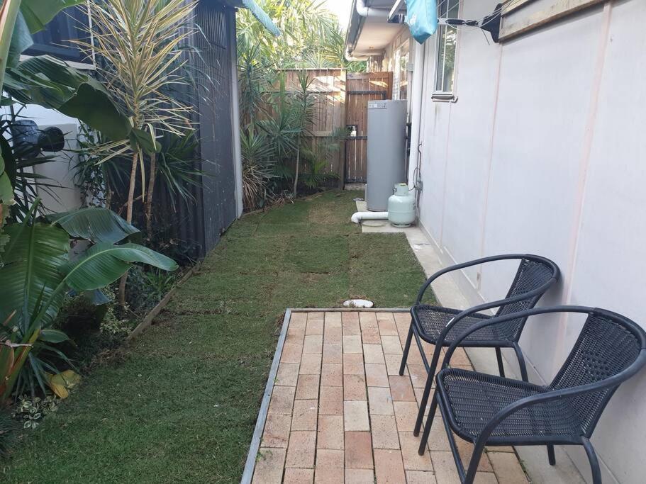 Pet Friendly & Spacious Two Bedroom Guest Unit Caloundra Exteriér fotografie