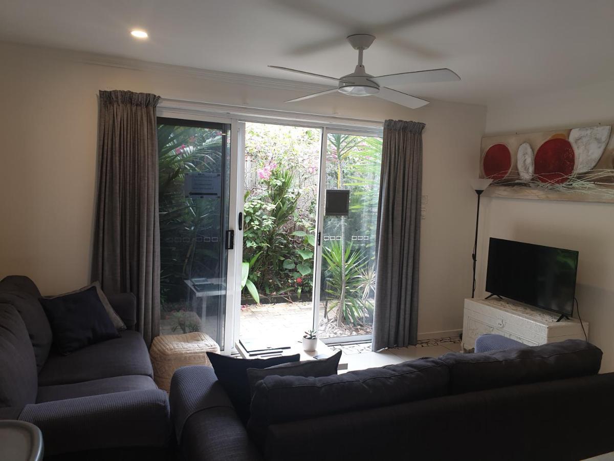 Pet Friendly & Spacious Two Bedroom Guest Unit Caloundra Exteriér fotografie