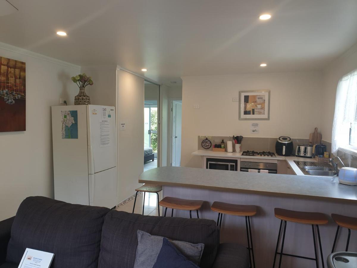 Pet Friendly & Spacious Two Bedroom Guest Unit Caloundra Exteriér fotografie