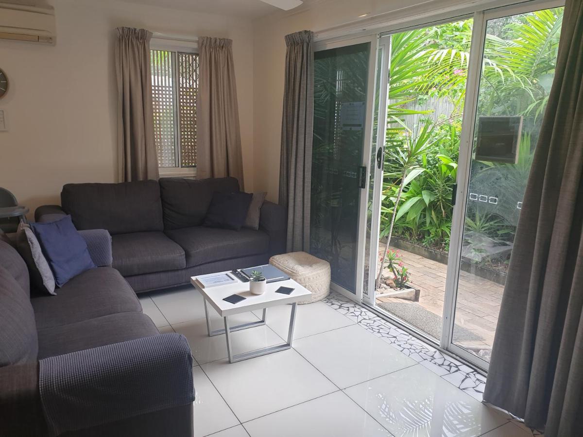 Pet Friendly & Spacious Two Bedroom Guest Unit Caloundra Exteriér fotografie