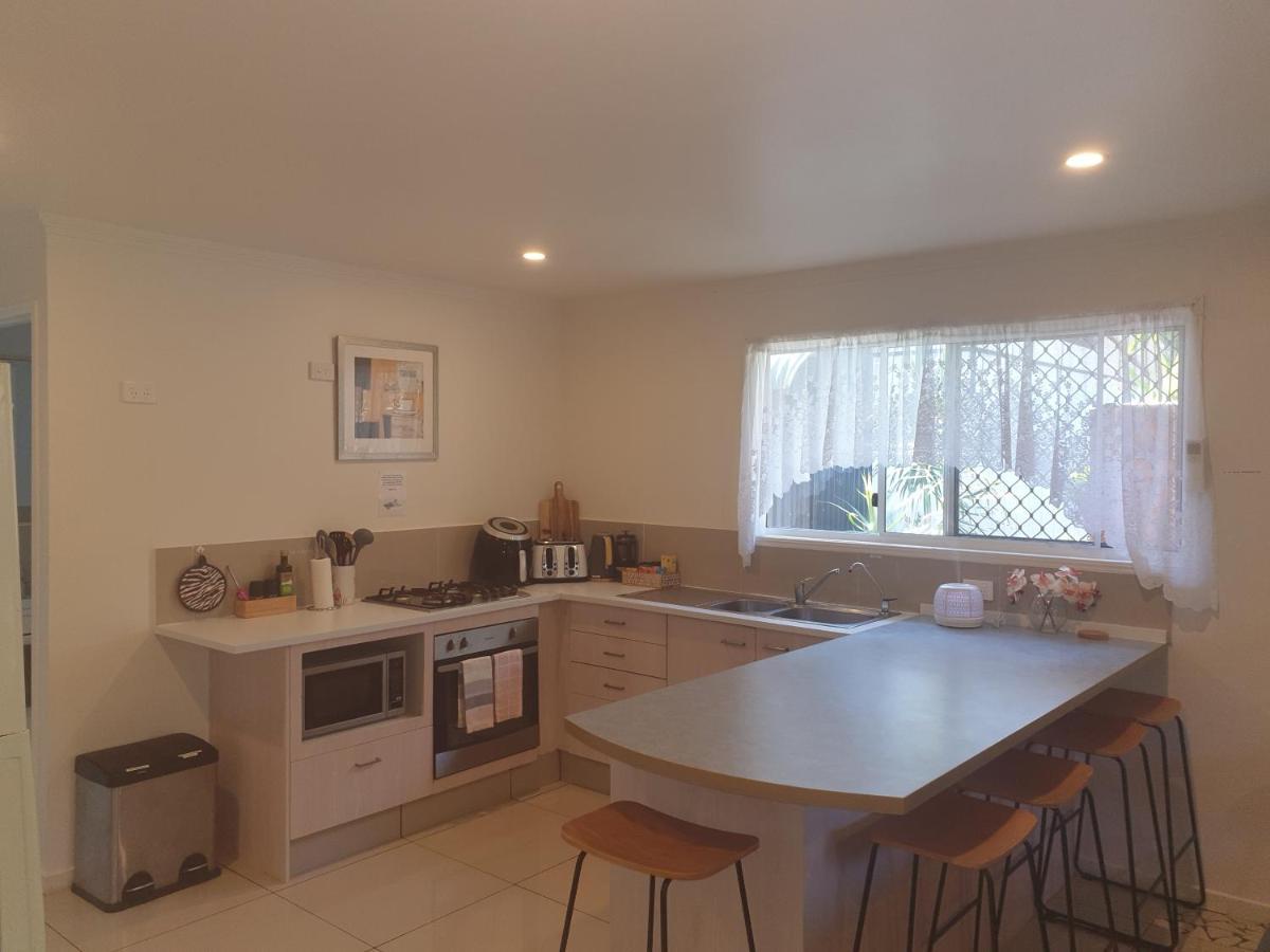 Pet Friendly & Spacious Two Bedroom Guest Unit Caloundra Exteriér fotografie